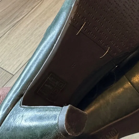 Miz Mooz Dark Green Leather Cutout Mary Jane Heels - Picture 9 of 11